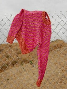 Women’s Asilah Cropped Sweater in Chili/Fuchsia